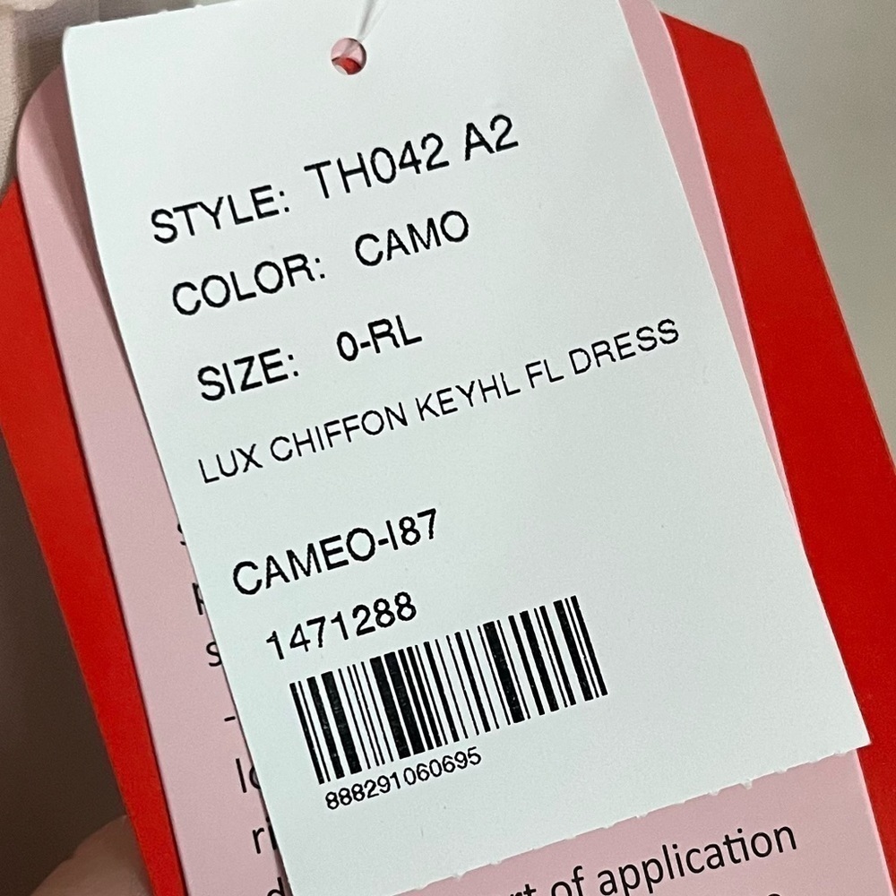 Thread by Dessy • NWT FLUTTER SLEEVE V-KEYHOLE CHIFFON MAXI DRESS IN CAMEO Pink - Picture 7 of 9